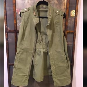 CAbi Army green vest size L